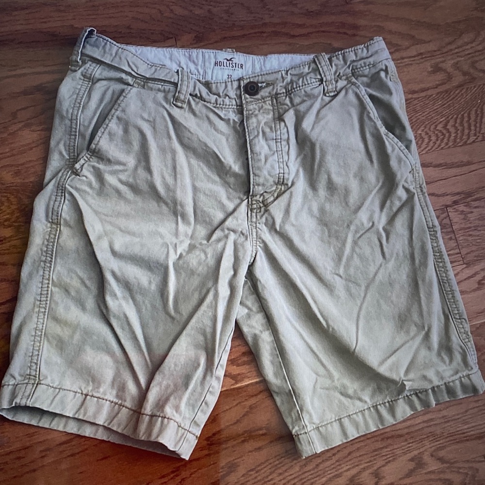 Hollister Tan Shorts 32